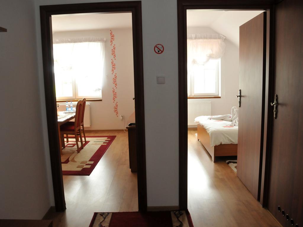 Hotel Restauracja Lorenzo Stopnica Habitación foto